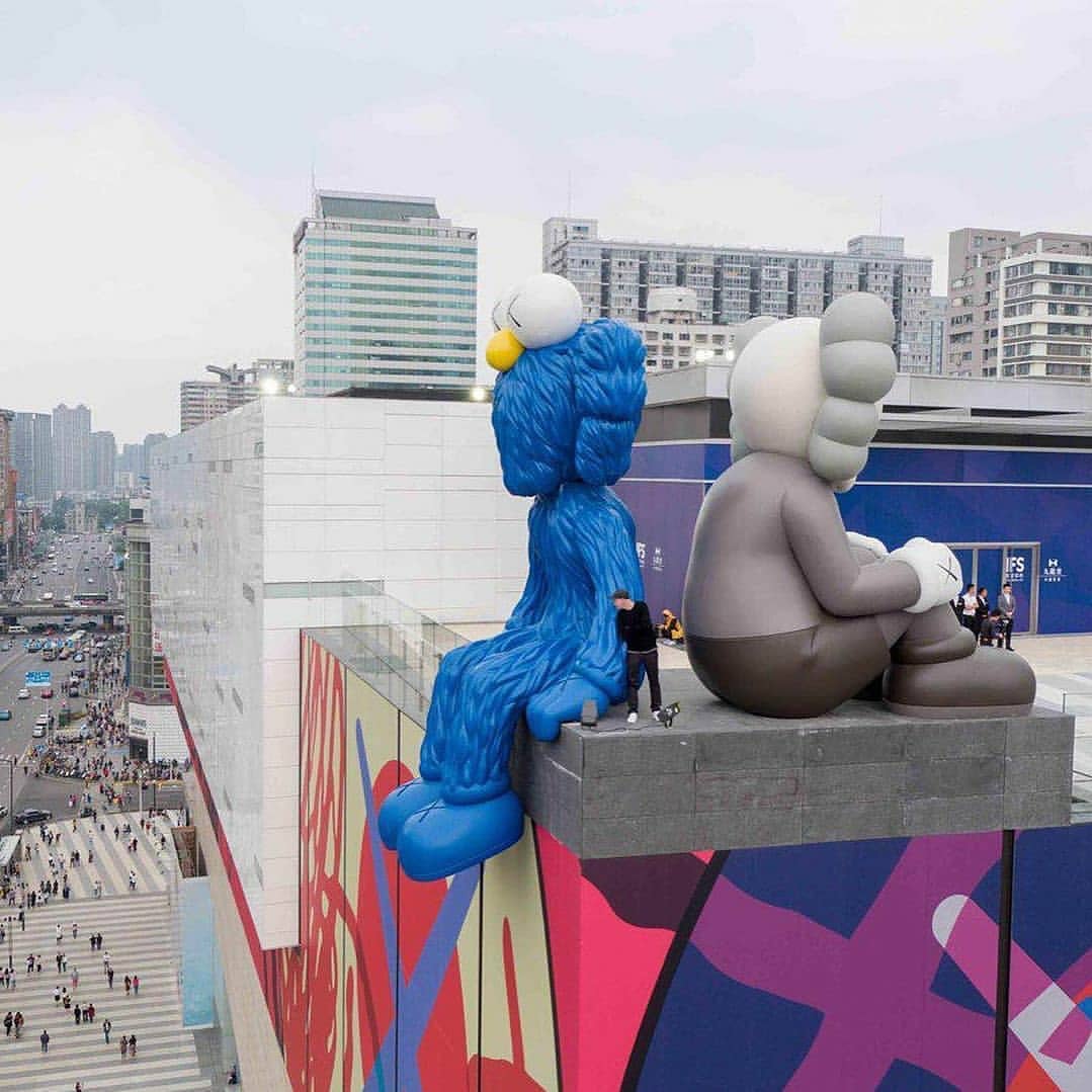 KAWS 작품 03